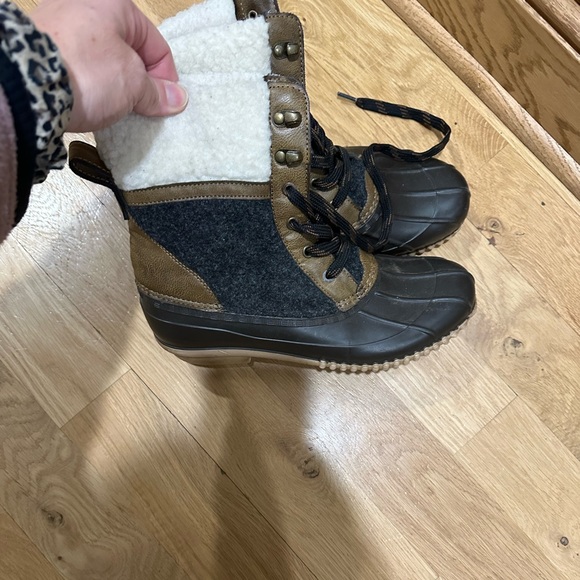 Maurice’s duck boots - Picture 1 of 3